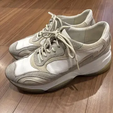 GEOX 여성용 스니커즈 US 9 (25.5 정도)
