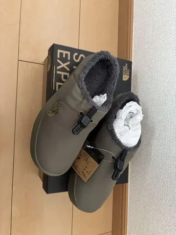 THE NORTH FACE 슬립온 올리브 노마드 크로그 23cm