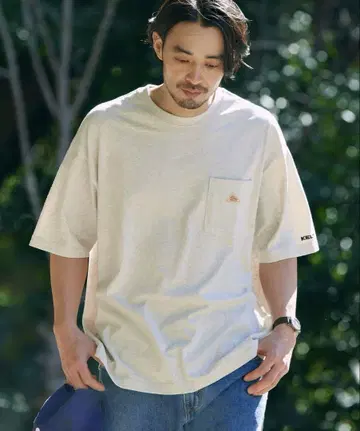 케르티 별주 원포인트 빈티지 로고 크루넥 포켓 티셔츠