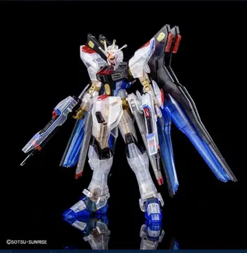 HGCE 1/144 스트라이크 프리덤 건담 클리어 컬러
