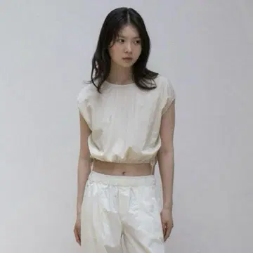 OHOTORO 쉘 스트링 블라우스 베이지