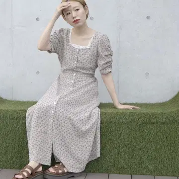 w closet 미니 꽃무늬 프린트 파워 숄더 스퀘어 넥 플레어 원피스