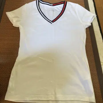 TOMMY HILFIGER V넥 티셔츠 M 사이즈