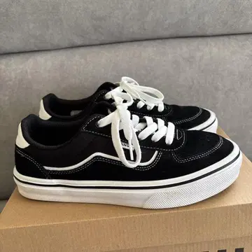 VANS MARVERICK 블랙/화이트 스니커즈