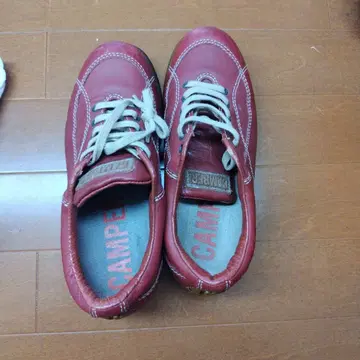 캠퍼 빨간색 가죽 신발 스페인산