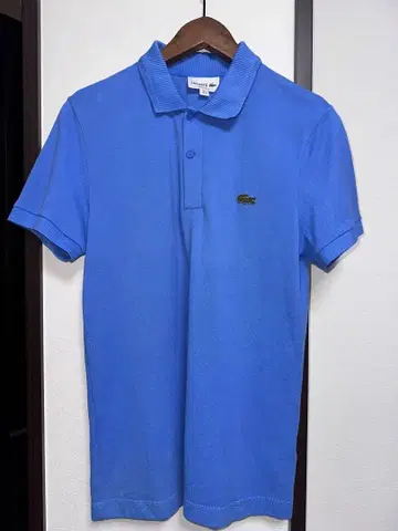 라코스테/lacoste 반팔 피케 셔츠 파랑 옷깃 소매에 골드 라인