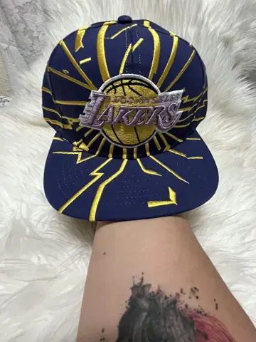 Lakers 스냅백 캡