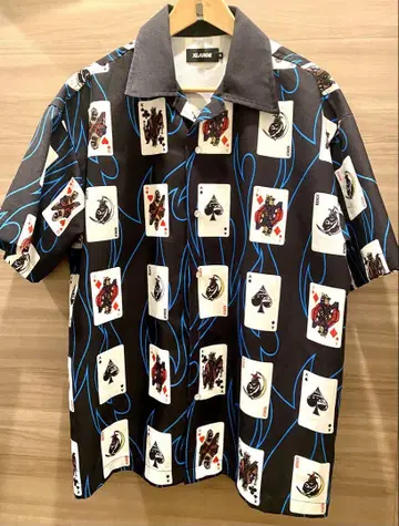 XLARGE 트럼프 무늬 반팔 셔츠 버튼 1개 없음