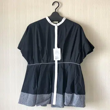 새상품 UNITEDARROWS 자수 돌먼 슬리브 블라우스 네이비