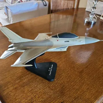 F-16 Fighting Falcon 1/72 모델