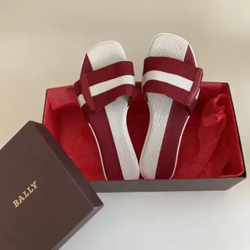 BALLY 빨간색과 화이트 샌들