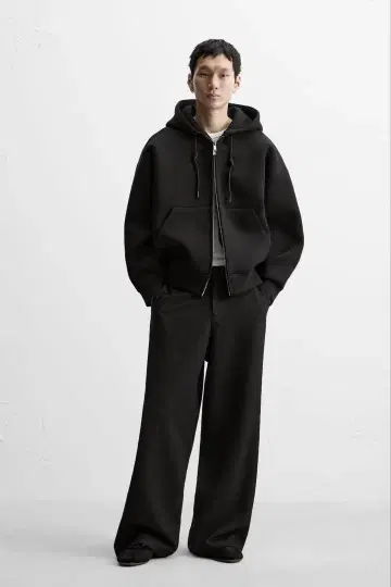 RELAXED-FIT 팬츠
