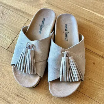 MINNETONKA 프린지 샌들 베이지