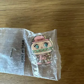 야나세 타카시 씨 작품? 사세보 버거 캐릭터 핑 배지
