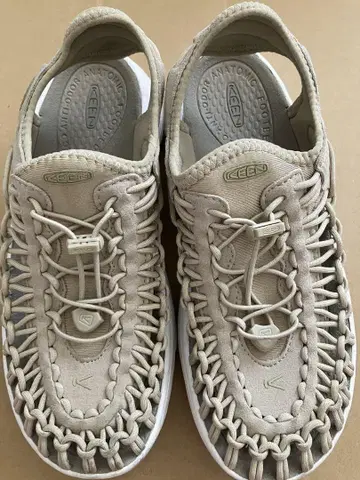 KEEN 베이지 샌들 24.0cm