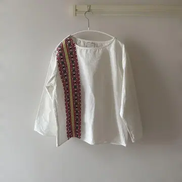 BEARDSLEY 자수 장식 긴팔 셔츠