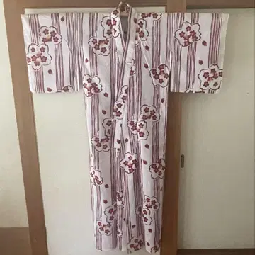 벚꽃 무늬 유카타 화이트 베이스 레드 핑크 유카타 단품 여성용