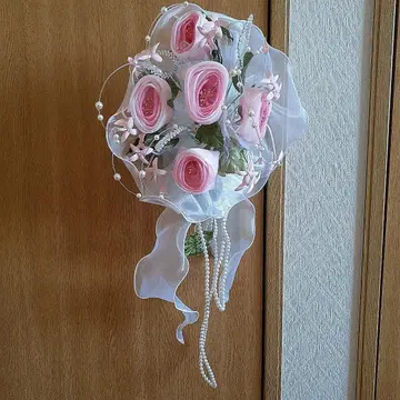 핑크 장미 웨딩 부케와 부토니에르