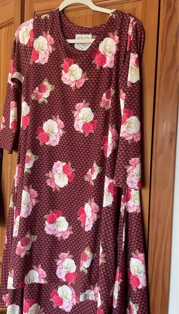 HULA Tease 버건디 꽃무늬 원피스 XS