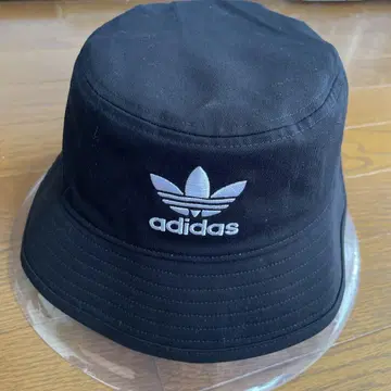 아디다스 버킷 햇 블랙 새상품