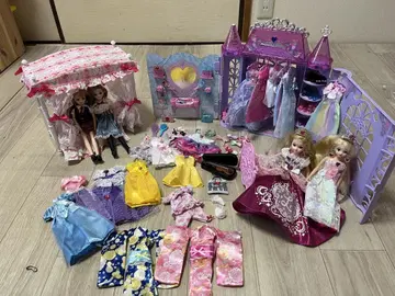 리카짱 인형 세트와 의상 다수