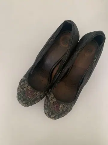 크리스천 포 펌프스