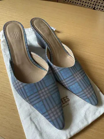 블루 계열 체크 무늬 뮬