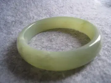예뻐요!! 고급 천연 화전옥 폭 14mm 안지름 6.0cm 뱅글 새상품!