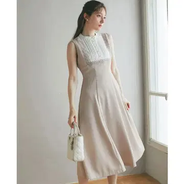 새상품 tocco closet 요크 레이스 절개 백 레이스업 배색 원피스