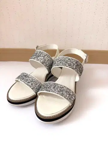 다이애나 글리터 샌들