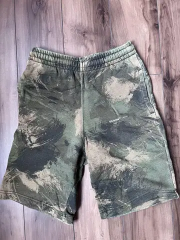 오프화이트 버뮤다 쇼츠