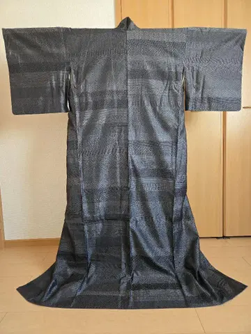 검은색 에도 코몬 기모노