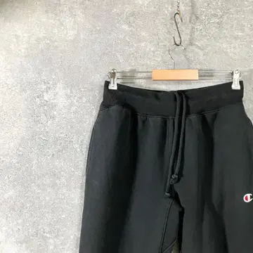 Champion 조거 팬츠 블랙 속기모 로고 자수 맨투맨