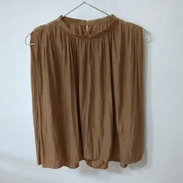 드로잉넘버즈 브라운 슬리브리스 블라우스