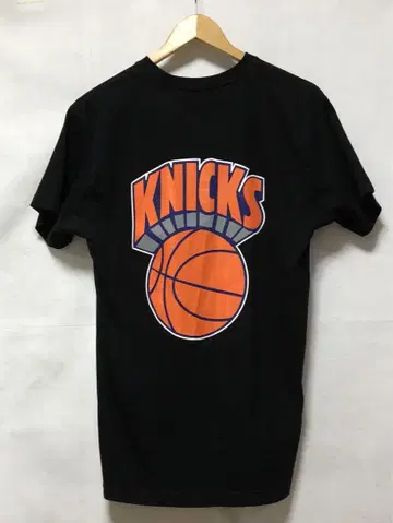미첼앤네스 NBA KNICKS 양면 프린트 티셔츠 빅 로고