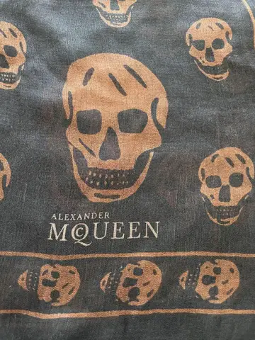 ALEXANDER MCQUEEN 스컬 스카프