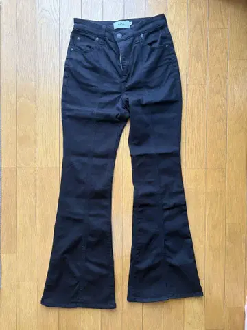 AZUL by MOUSSY 프론트 슬릿 플레어 데님 M 블랙