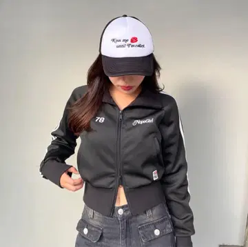 NopeGirl 블랙 트랙 자켓