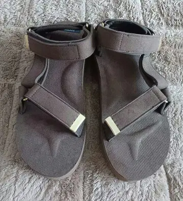 미사용 새상품 스이콕 통굽 샌들 두지엠 클라세 브라운 25cm