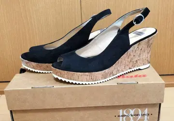 Bata 블랙 스웨이드 웨지 샌들 약 8cm 힐