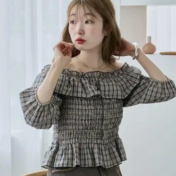 Kastane 셔링 오프 숄더 블라우스