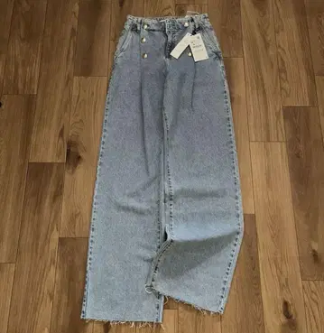 택 포함 새상품 ZARA 자라 스트레이트 데님 청바지 금장 버튼