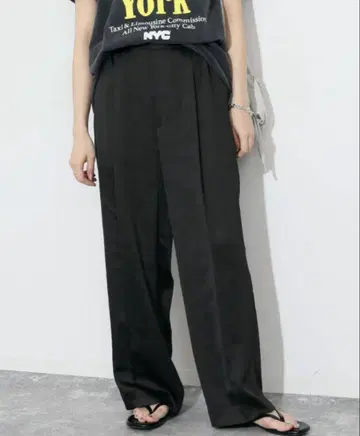 슬로브 이에나 새틴 턱 이지 팬츠 블랙