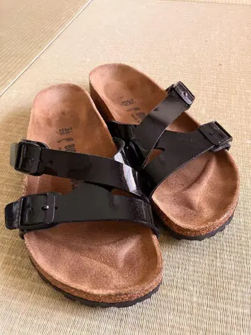 BIRKENSTOCK 블랙 컴포트 샌들 36