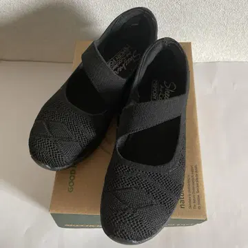 Skechers 블랙 벨트 슬립온 22.5cm