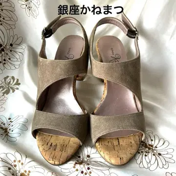 긴자 카네마츠 그레이 스웨이드 샌들