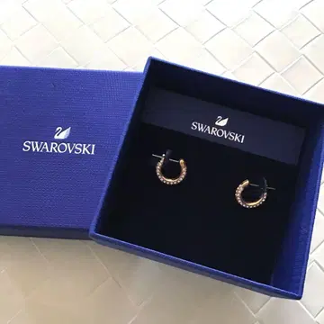 스와로브스키 거의 새상품 Stone hoop 귀걸이 Swarovski