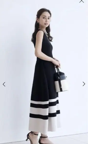 새상품 FENNEL 페넬 슬리브리스 배색 니트 원피스 블랙