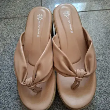 크로스 스트랩 샌들