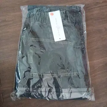 카고 팬츠 블랙 스트레이트 실루엣
